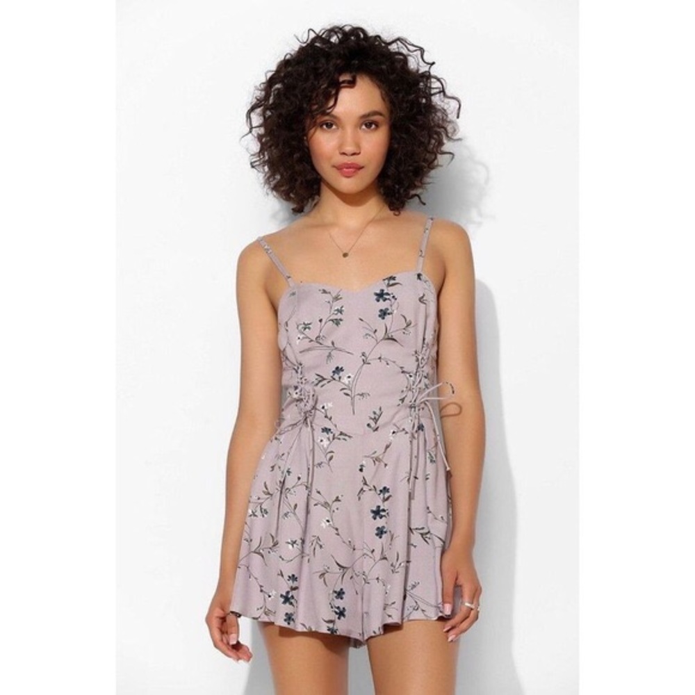 UO Kimchi Blue Ashlyn Lace Up Romper Floral XS